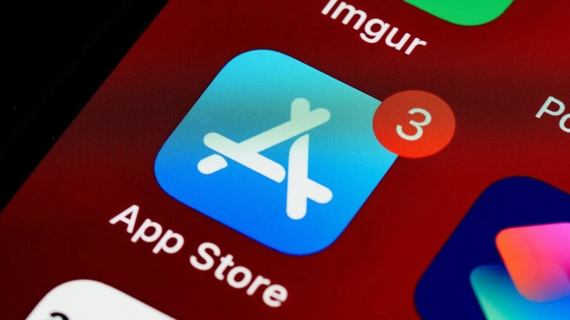 Apple to allow sideloading apps shows iOS 17.2. Here’s why they are forced to comply with this dangerous step Apple to allow sideloading apps shows iOS 17.2. Here’s why they are forced to comply with this dangerous step