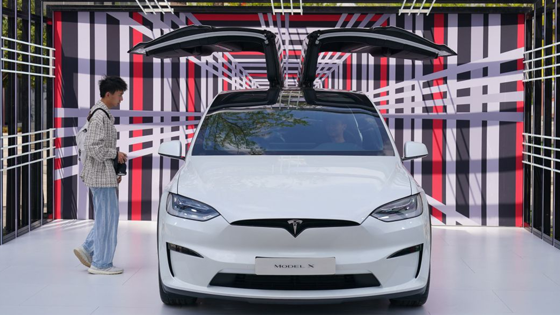 Indian Government mulling over lowering import taxes, other duties on imported EVs for Tesla Indian Government mulling over lowering import taxes, other duties on imported EVs for Tesla